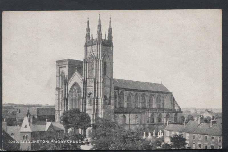 Yorkshire Postcard - Bridlington: Priory Church   T2781