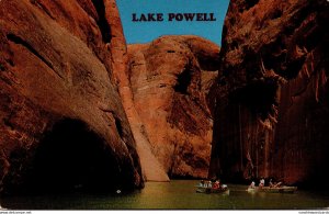 Arizona/Utah Glen Canyon National recreation Area Boaters On Lake Powell