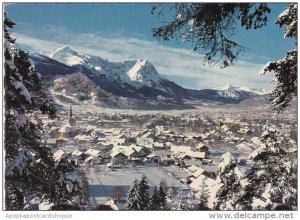 Garmisch-Partenkirchen gegen Zugspitzgruppe und Tiroler Berge Germany