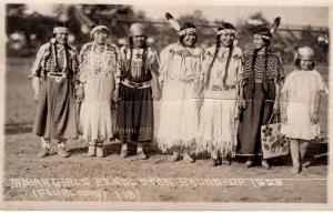 INDIAN GIRLS PENDLETON ROUD-UP, 1928.