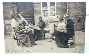 Flemish Lacemakers Dentellieres Flamandes Vintage Belgian Postcard Belgium c1910