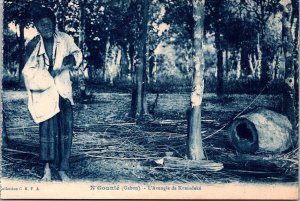 NGounié Gabon L'Aveugle de Komadeke Natives Vintage Postcard 09.61 