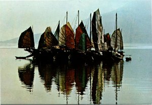 Postcard Hong Kong Chinese Junks Tied Together in Harbor 1980s K23