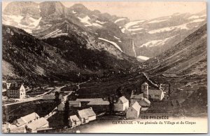 Les Pyrenees Gavarnie Vue Generale Du Village et du Cirque France Postcard