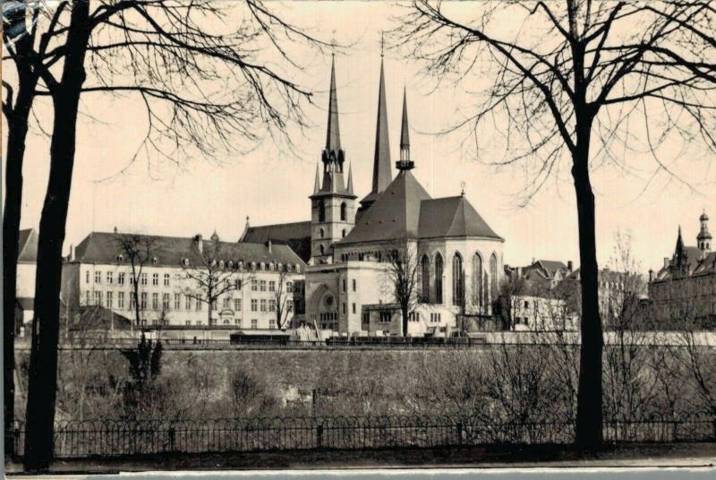 Luxembourg La Cathédrale et l'Athénée 02.75