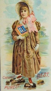 1890 Quaker Oats Lovely Young irl Holding Box Standing In Stream P68