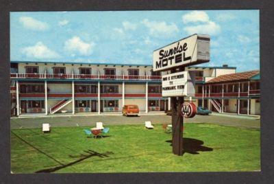 ME Sunrise Motel By the Sea YORK BEACH MAINE Postcard