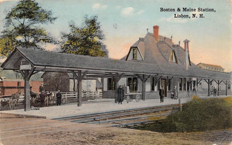E8/ Lisbon New Hampshire Postcard 1917 B&M Railroad Depot 4