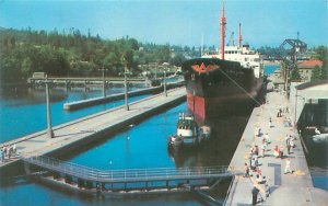 Washington Govt Locks, Giant Tanker, People Chrome Postcard Unused