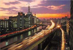 B90122 downtown osaka at twilight    japan