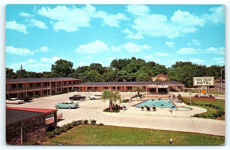 Postcard GA Albany 1950's View Town House Motel Old Cars