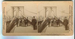 436422 USA 1897 New York Walk on Brooklyn Bridge policeman Underwood STEREO
