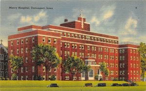 Davenport Iowa 1940s Postcard Mercy Hospital