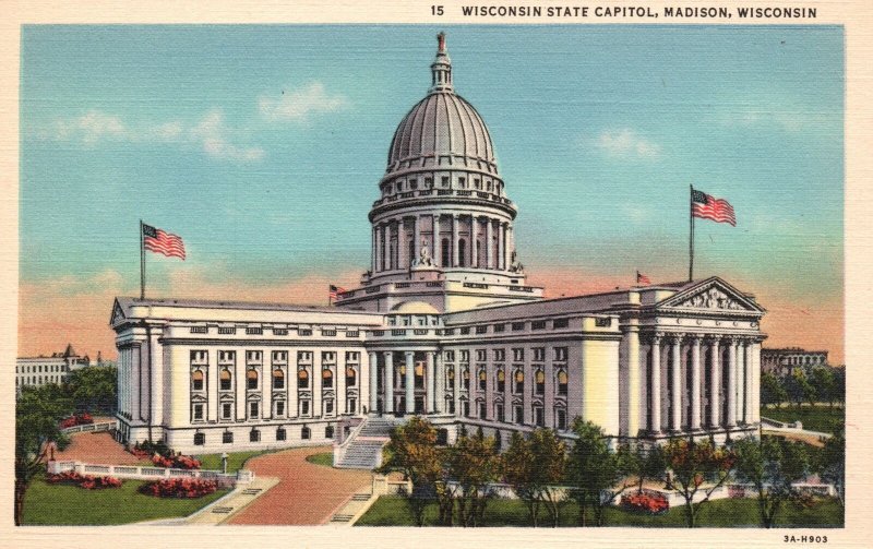Vintage Postcard 1930's State Capitol Madison Wisconsin Wis.