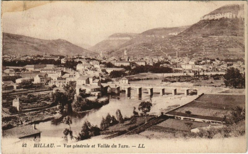 CPA MILLAU - Vue générale et Vallée du l'arn (148058)