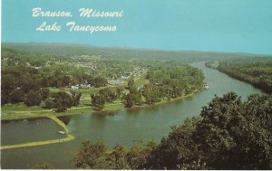Branson Missouri Lake Taneycomo in the Ozarks