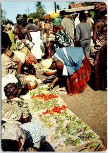 VINTAGE CONTINENTAL SIZE POSTCARD AFRICAN MARKET SCENE DAR ES SALAAM POSTED 1969