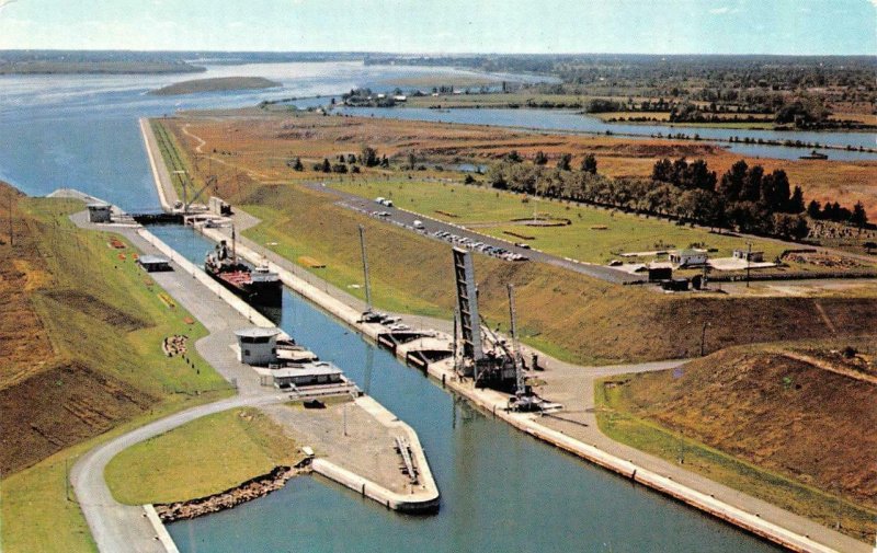 ONTARIO, Canada   IROQUOIS LOCK  Bird's Eye & Close Up  50's Car  *2* Postcards