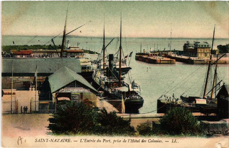 CPA St-NAZAIRE - L'Entrée du Port prise de l'Hotel des Colonies (589921)