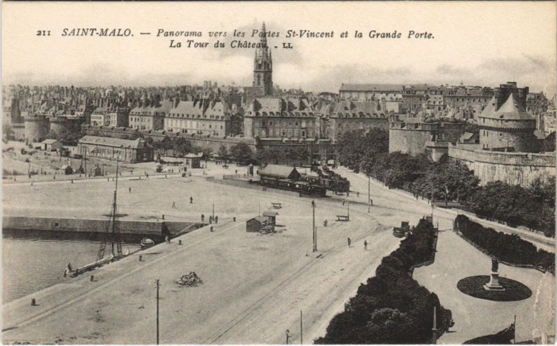 CPA St Malo panorama vers les Portes St Vincent&Grande Porte (1238079)