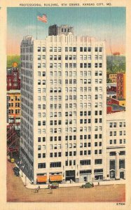 KANSAS CITY, Missouri MO   PROFESSIONAL BUILDING~Medical Offices   1943 Postcard