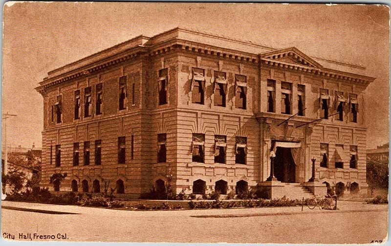 Postcard BUILDING SCENE Fresno California CA AL3202