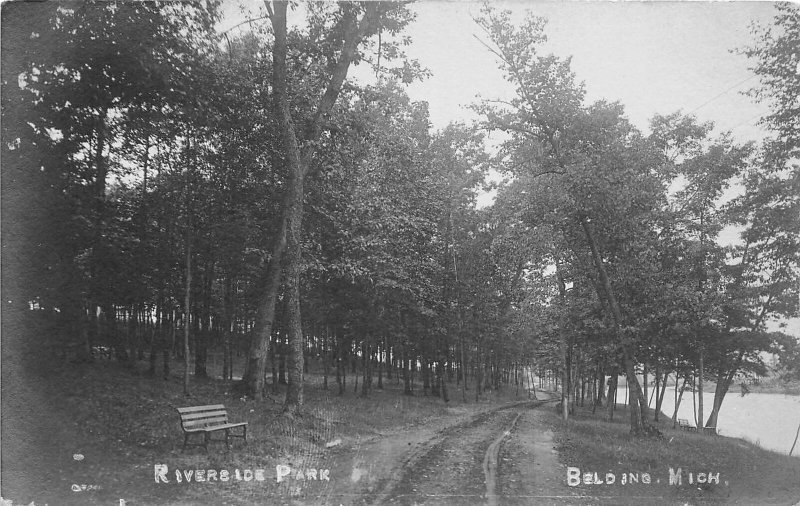 H4/ Belding Michigan RPPC Postcard c1910 Riverside Park Bench Trail