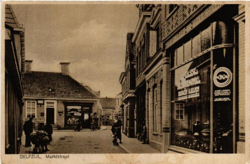 CPA AK DELFZIJL Martkstraat NETHERLANDS (604143)