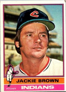 1976 Topps Baseball Card Jackie Brown Celveland Indians sk13478