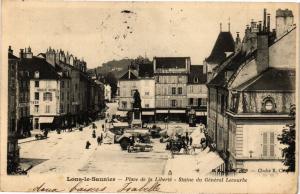 CPA LONS-le-SAUNIER - Place de la Liberte (211897)