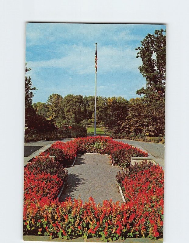 Postcard A section of the gardens at Kingwood Center, Mansfield, Ohio