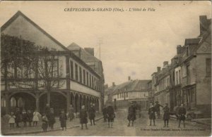 CPA CREVECOEUR-le-GRAND L'Hotel de Ville (1207368) 