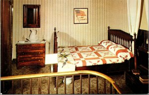 Vtg Robert Bedroom Abraham Lincoln's Home Springfield Illinois IL Postcard