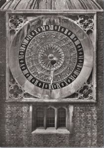 Middlesex Postcard - Hampton Court Palace, The Astronomical Clock RR18175