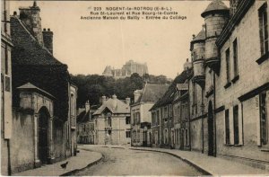 CPA Nogent sur Rontou Rue St Laurent et Rue Bourg le Comte FRANCE (1155524)