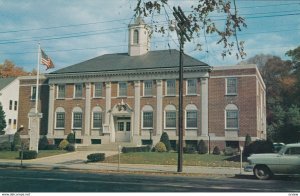 SOUTHINGTON, Connecticut, 40-60s; A View of the Town Hall