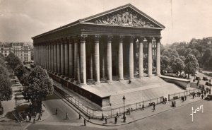 Vintage Postcard 1956 En Flanant Eglise De La Madeleine Church Paris France