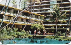 Hawaiian Village Hotel , HONOLULU , Hawaii , 50-60s