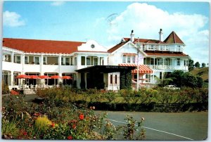 Postcard - Waitomo Hotel - Waitomo Caves, New Zealand