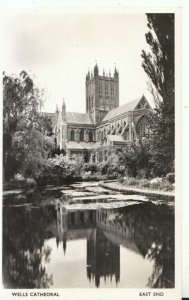 Somerset Postcard - Wells Cathedral East End - Real Photograph - Ref TZ6037