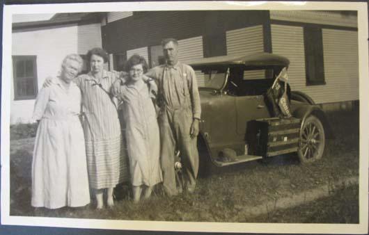 People Old Car FORD? Old Trunk JOHNSON VT PHOTO