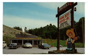 VT - St. Johnsbury. Comstock's Farm Boy Drive-In,  Diner ca 1966