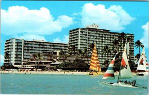 Postcard HOTEL SCENE Honolulu - Waikiki Hawaii HI AM8749