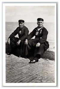 Old Fishermen Volendam Holand Netherlands WB Postcard U26