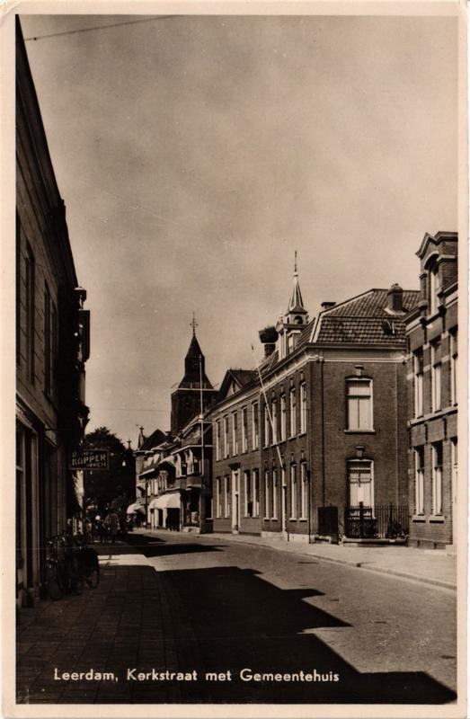 CPA AK Leerdam, Kerkstraat met Gemeentehuis. NETHERLANDS (714000)