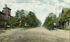 FORT WAYNE , Indiana , 1910 ; East Berry Street