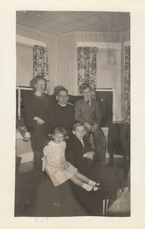 RP; PROCTOR, Vermont, 1949; Pastor & Family Christmas Card
