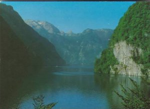 Germany Koenigsee Blick vom Malerwinkel mit St Bartholoma und Schoenfeldspitze