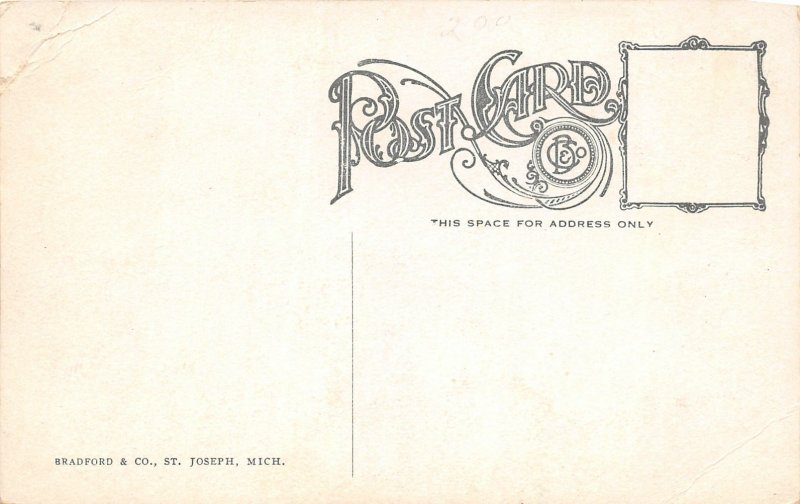 F83/ Warren Minnesota Postcard c1910 High School Building