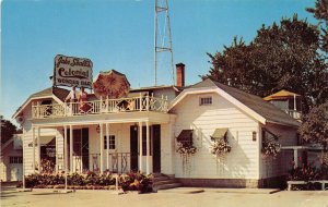 Appleton Wisconsin WI 1960s Postcard Colonial Wonder Bar & Skyline Dining Room